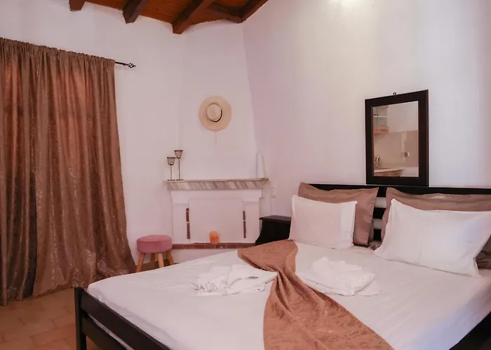 F & B Summer Collection - Skiathos - Maistrali For 2 * Τρούλος