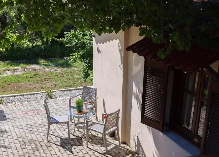 F & B Summer Collection - Skiathos - Maistrali For 2 * Troulos